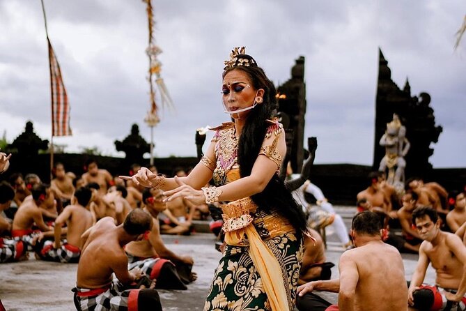 Kecak and Fire Dance Ticket at Uluwatu Temple - Who will enjoy this show most?