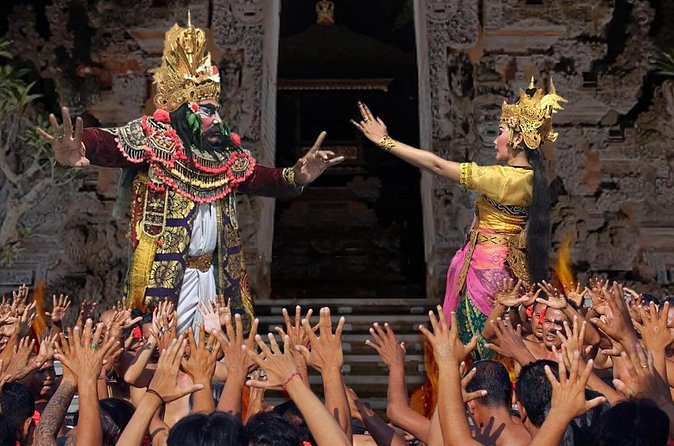 Kecak Ramayana and Fire Dance Show in Ubud - What the temple setting adds