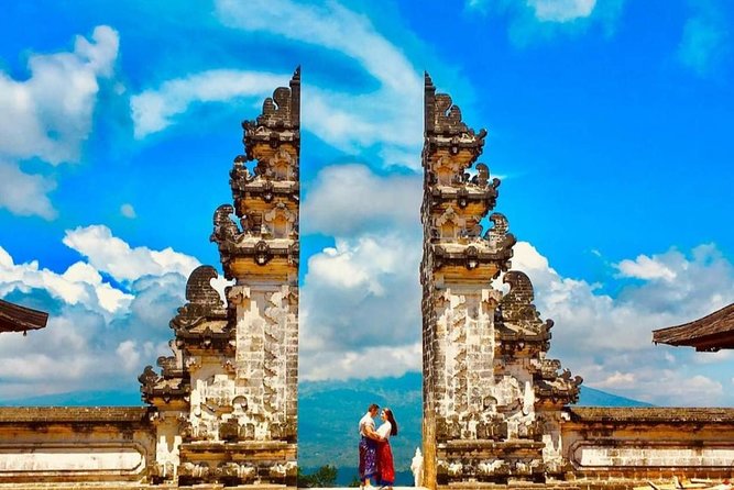 Lempuyang Temple Entrance Ticket All Inclusive - The Mount Agung view and the famous photograph