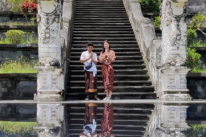 Lempuyang Temple Entrance Ticket All Inclusive - What the guide service adds