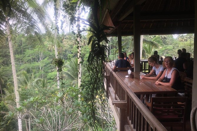 Monkey Forest, Ubud, Waterfall and Rice Terrace - Ubud Art Market and the question of shopping time