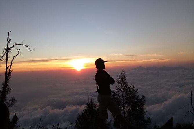 Mount Agung Sunrise Trekking Private Tours - Sunrise above Bali and across to Lombok