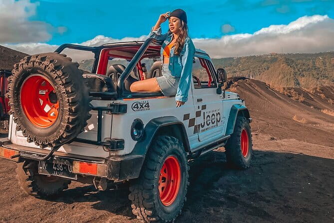 Mount Batur Sunrise Jeep & Cleansing Ritual at Tirta Empul Temple - Walking across Mount Batur’s black lava