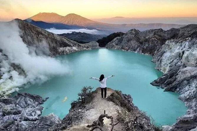 Mount Ijen Crater Tour From Ubud Bali - The climb to the crater and the blue-fire section