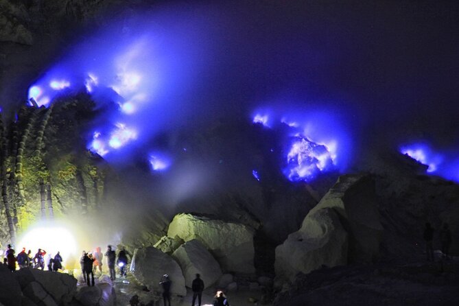 Mount Ijen Volcanic Crater Overnight Trip from Bali - Banyumala Twin Waterfalls and Munduk