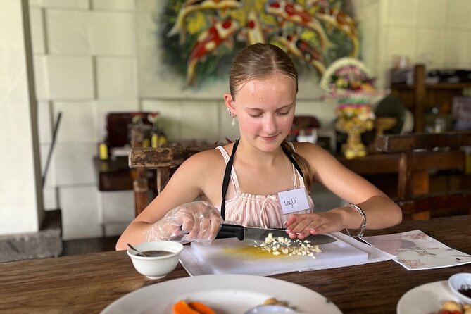 Mufu Rendang Cooking Class Kuta - The morning market and the ingredients behind Balinese food