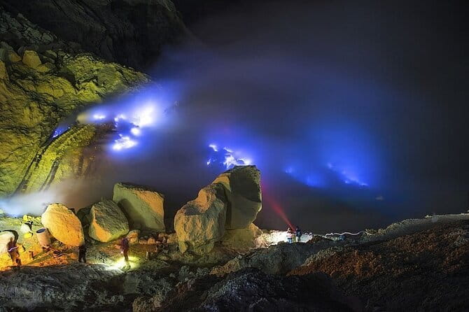 North Bali highlights: Buddhist temple, Waterfall & hot spring - Banyumala Twin Waterfalls and the Walk to the Pool
