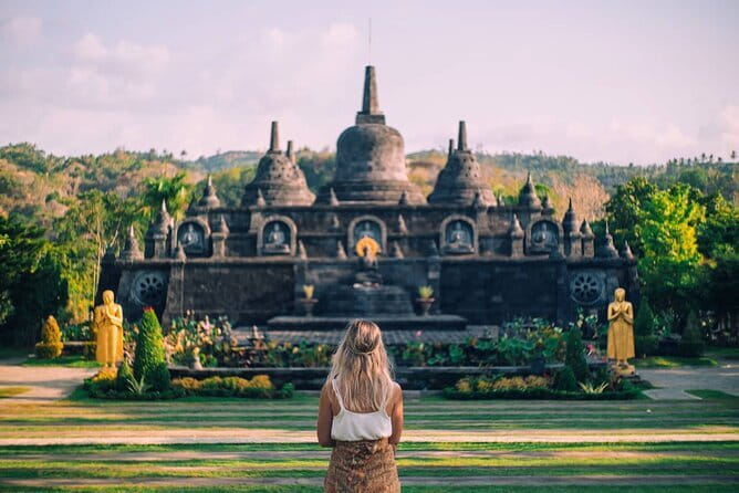 North Bali highlights: Buddhist temple, Waterfall & hot spring - Ulun Danu Bratan Temple Beside the Lake