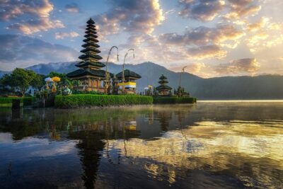 North Bali: Sekumpul Waterfalls and Ulun Danu Temple Tour
