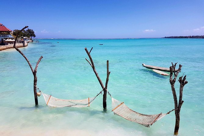 Nusa Lembongan Instagram Tour: The Most Famous Spots (Private & All-Inclusive) - Mangrove Point: a quiet boat ride through the trees