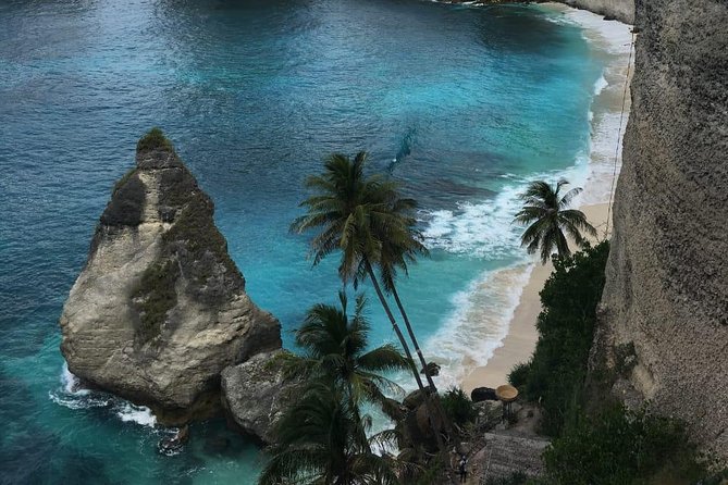 Nusa Penida Tour - Pasih Uug, where the sea passes through Broken Beach