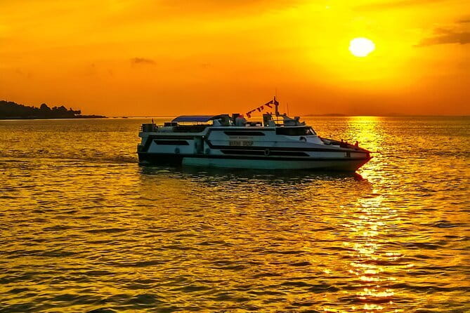 One-way Ticket Fast Boat from Sanur Bali or Nusa Lembongan - On board for the quick sea ride
