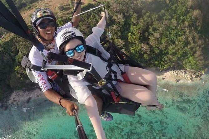 Paragliding Bali at Uluwatu Cliff with Photos/Videos - Ten to fifteen minutes above the southern coast