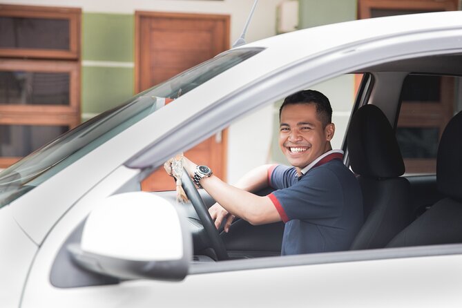 Private Arrival Transfer: Bali Airport to Kuta, Legian, Seminyak and Nusa Dua - From customs to the name sign