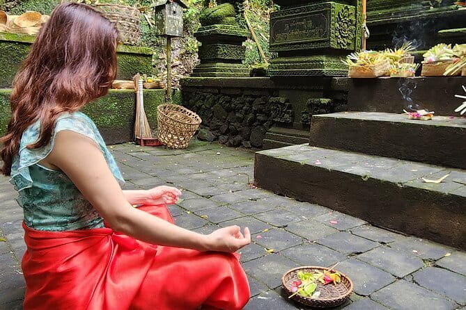 Private Balinese Purification in Holy Water at Temple with Local - Lunch and the stop in Tegalalang