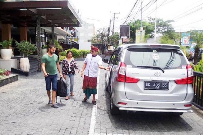 Private Departure Transfer: Hotel to Bali Airport - The road from Ubud, south Bali, or the coast
