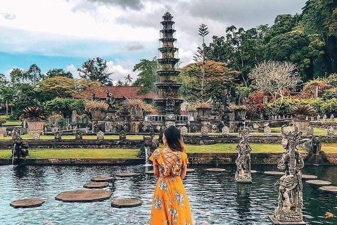 Private driver and tours - Meeting Nyoman in Ubud