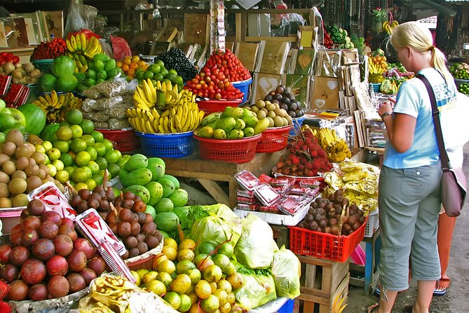 Private Full-Day Tour: Ulun Danu Beratan Temple, Jatiluwih and Tanah Lot Temple - Bedugul Market and the farming economy