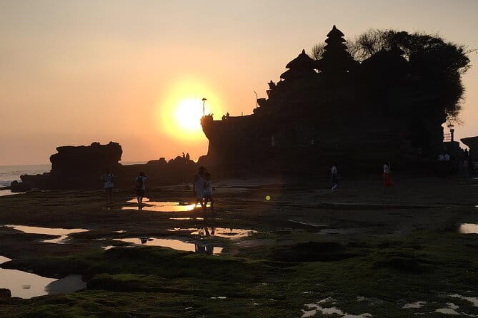 Private Guided Bali Car Charter - Tirta Empul and the meaning of holy water