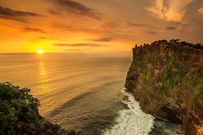Private Inclusive Tours: 2 Days highlight of Bali - Day Two: Melasti Beach and the Southern Coast
