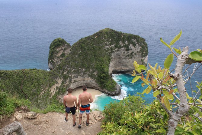 Private Instagramable West Nusa Penida Tour - Guides, communication, and photo help