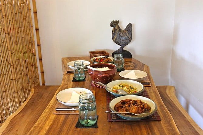 Private Javanese Cooking Class with Dotty in Tumbak Bayuh, Canggu - A meal shaped by family tradition