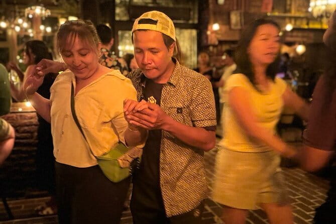 Private Salsa and Bachata Dance in Bali - Starting at the Kuta meeting point