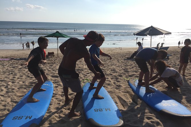 Private surf lesson - The first stage: board, theory, and surf basics