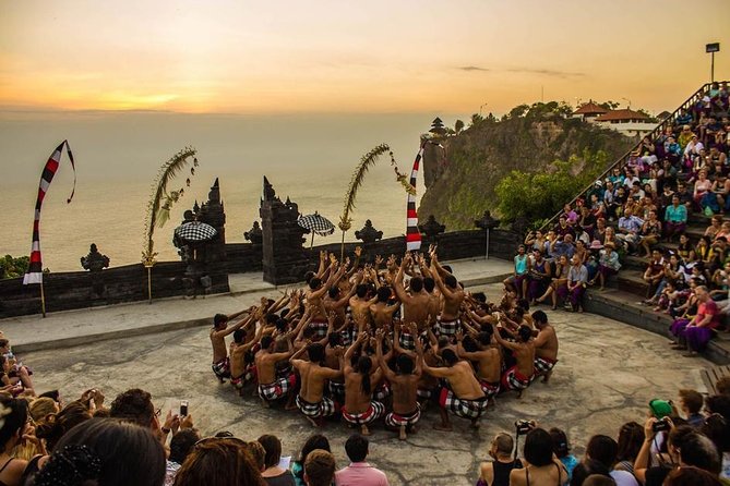 Private Tour Bali Beaches and Uluwatu Temple with Dinner - Uluwatu Temple above the Indian Ocean