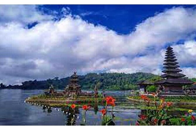 Private Tour Bali Swing & Visiting Temples in Bali - Ulun Danu Beratan: Bali’s lake temple