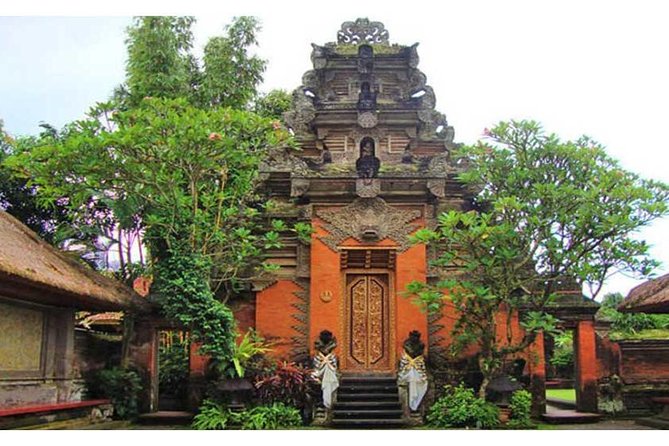 Private Tour: Batuan Temple, Tegenungan Waterfall, Elepahant Cave Free transport - What makes this Bali day tour worth considering