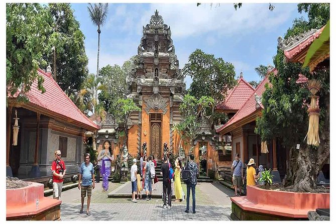 Private Tour: Batuan Temple, Tegenungan Waterfall, Elepahant Cave Free transport - Ubud Palace, the royal center of town