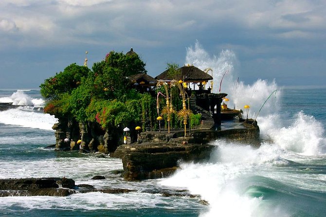 Private Tour: Full-Day Tanah Lot and Uluwatu Temples with Kecak Fire Dance Show - Padang Padang Beach and a simple local lunch