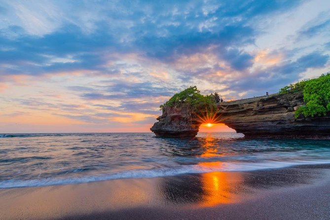 Private Tour: Full-Day Tanah Lot and Uluwatu Temples with Kecak Fire Dance Show - Uluwatu Temple before the Kecak fire dance