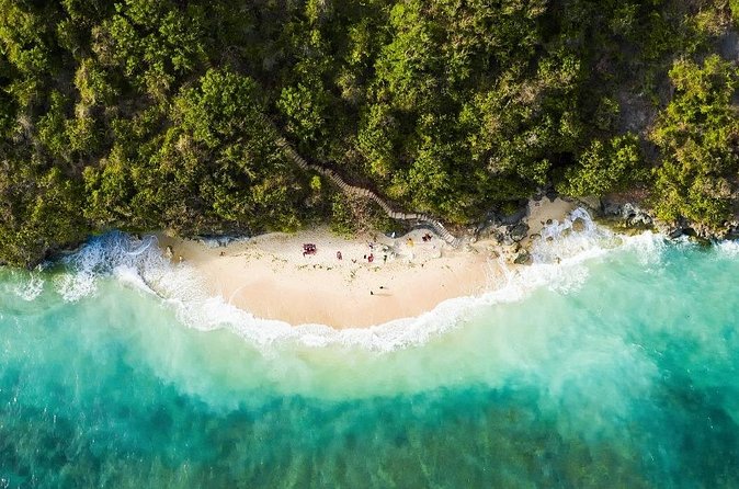 Private Tour in Nusa Penida West Island - Broken Beach: a circular opening in the cliffs