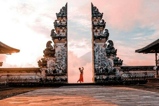 Private Tour Lempuyang, Tirta gangga, tukad Cepung Waterfall - A 10-hour day on Bali roads