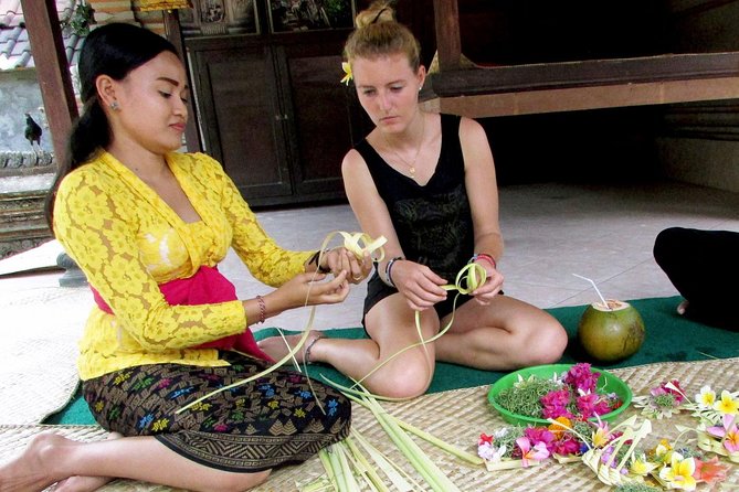 Private Tour: Ubud Day Tour with Traditional Offering Lesson - Art along the road to Ubud: batik and silver work