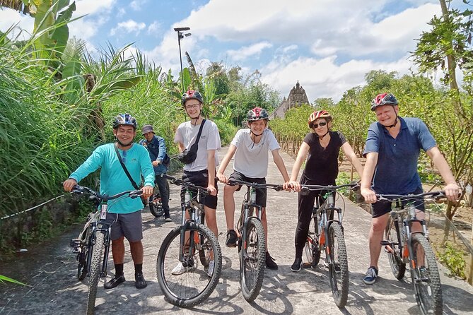 Private Ubud Downhill Cycling with Volcano, Rice Paddies & Meal - Choosing a Bike at Pura Dalem Pukuh