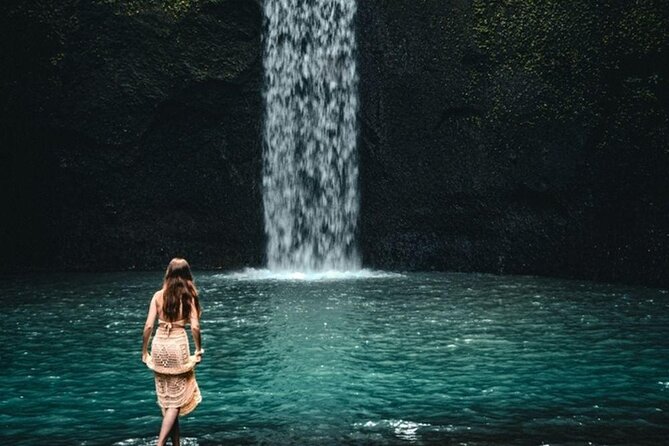 Private Ubud Instagrammable Tour - All Inclusive - Kanto Lampo Waterfall: broad rock shelves and easy photo variety