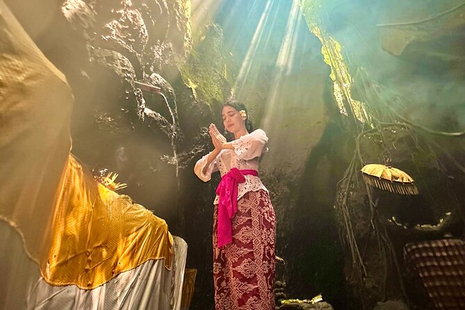 Purifications at Beji Griya Waterfalls - Stage two: purification at the springs