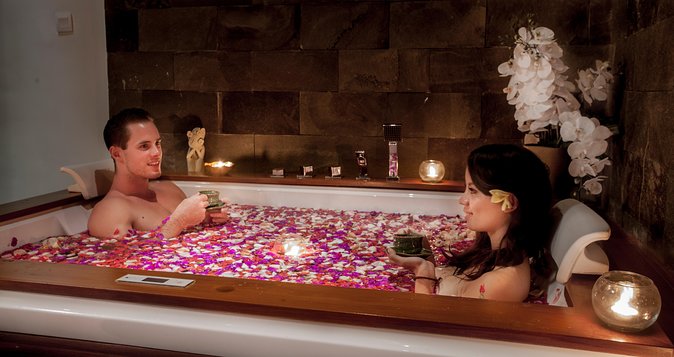 Romantic Couple Treatment at ANJALI SPA - A one-hour spa pause in central Kuta