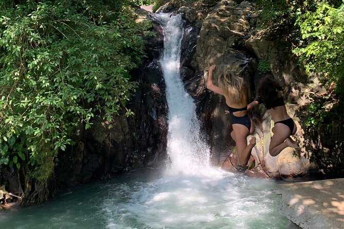 Sekumpul waterfall & aling2 waterfall with private service (including activity) - A private vehicle is more valuable than it first sounds