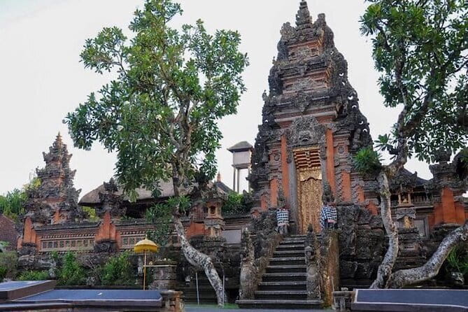Shore Excursion Cruise Ship from Benoa and Celukan Bawang Port - North Bali: Ulun Danu, twin lakes, and waterfalls