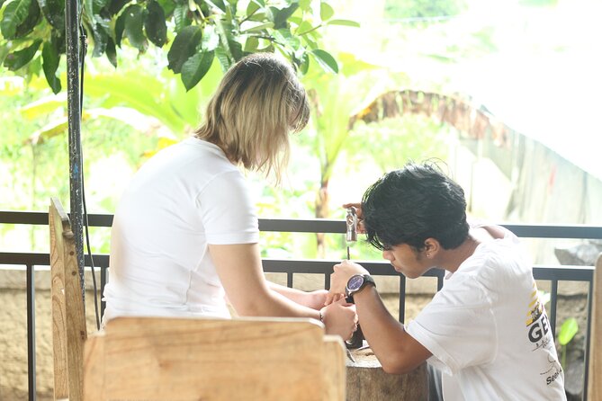 Silver Jewelry Making Class and Ubud Tour with All Inclusive - Making jewelry in a Balinese family workshop