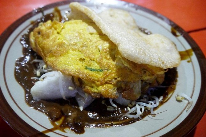Small-Group Denpasar Night Food Tour - Satay and Soto bring familiar Indonesian flavors