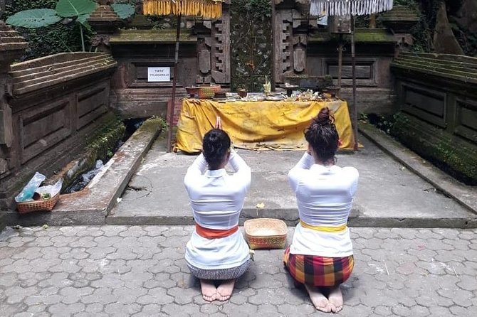 Soul Purification at Pura Mengening in Bali - Why the small group matters