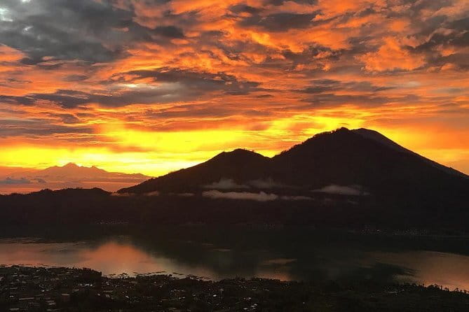 Sunrise Hike + Breakfast with Local Guide & Hotel Pickup - What the private format changes
