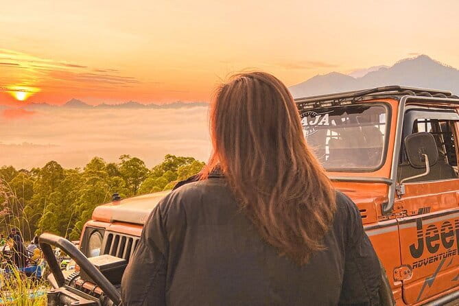 Sunrise + Jeep + Photographer - Sunrise photography and what to clarify