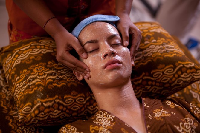 Sweet Dream Couple Treatment by ANJALI SPA - A 60-minute traditional facial