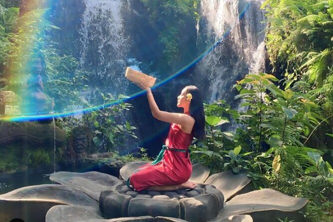Taman Beji Griya Waterfall Tranquil Purification Ceremony - What the private format adds